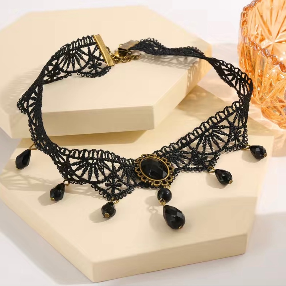 Gorgeous Retro Style Tassel Crystal Lace Halloween Necklace Faux Fashion Jewelry - Picture 6 of 7
